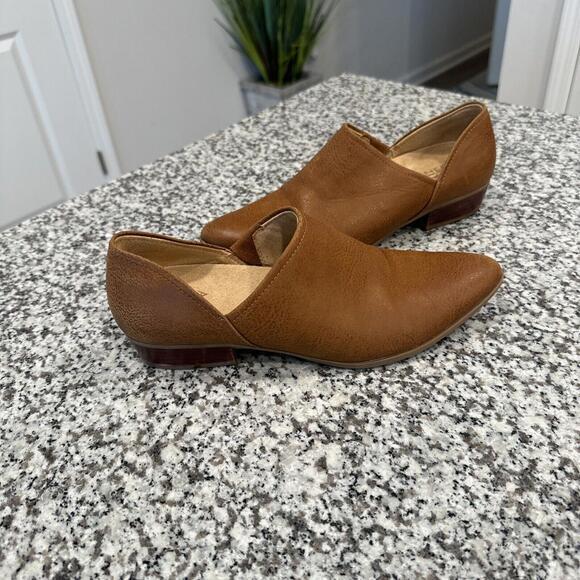 Naturalizer Carolyn Brown Low Top Shooties Brown Faux Leather Block Heel 8.5M - Picture 1 of 6